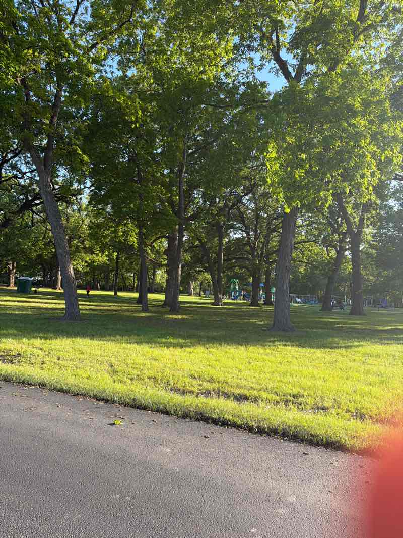 walking near me in Inwood Park in spring