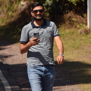 Tx- 2090-Sumit Lakhanpal profile