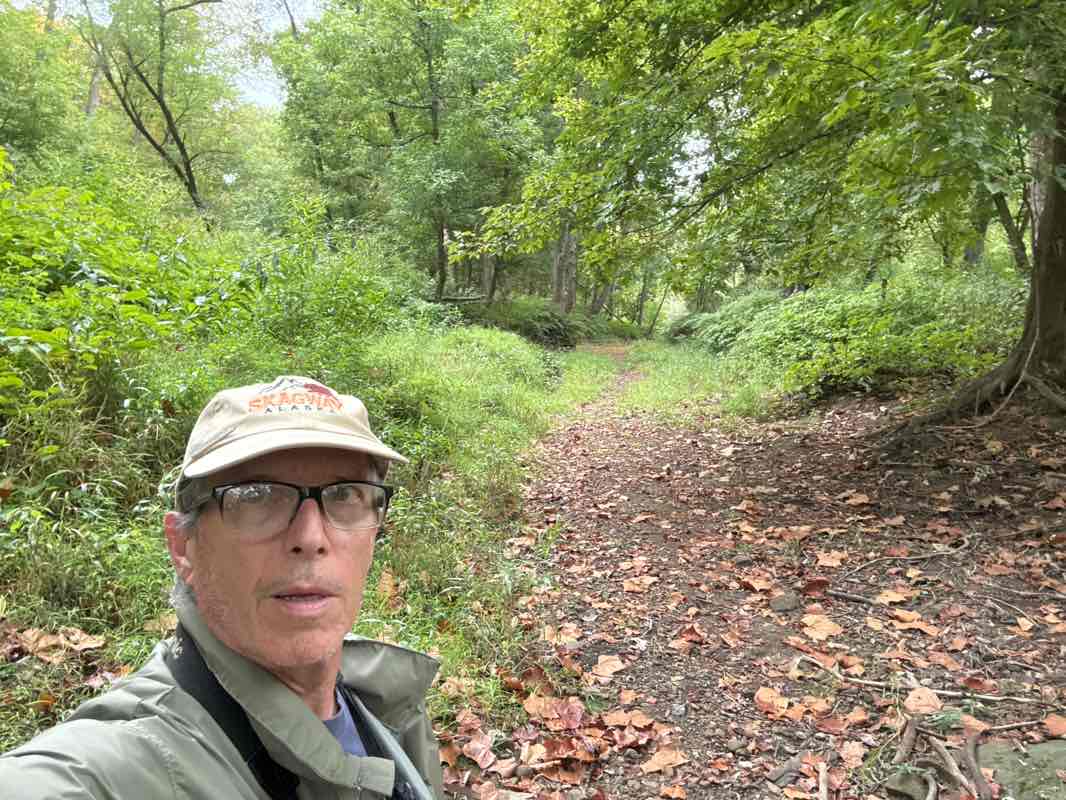 walking near me in Cascade Park in autumn