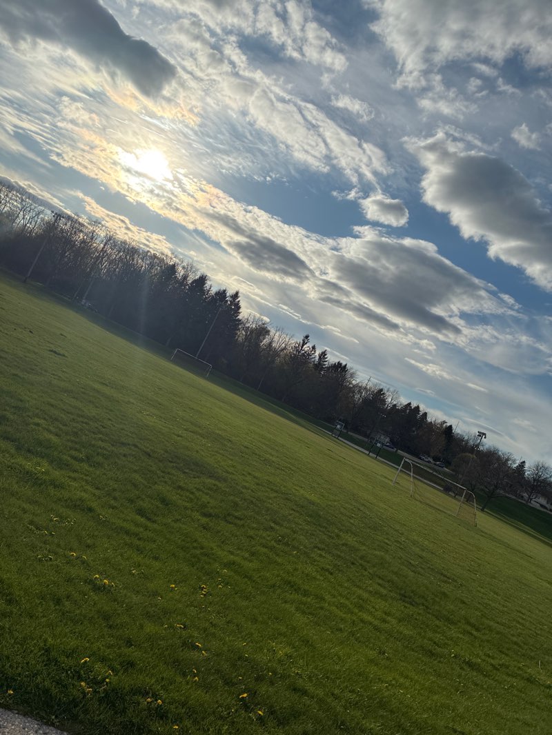 walking near me in Kiwanis Park in spring