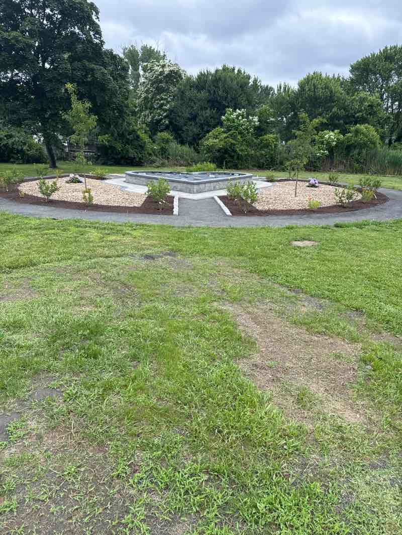 walking near me in Emma and Nicholas DePietro Family Park in summer