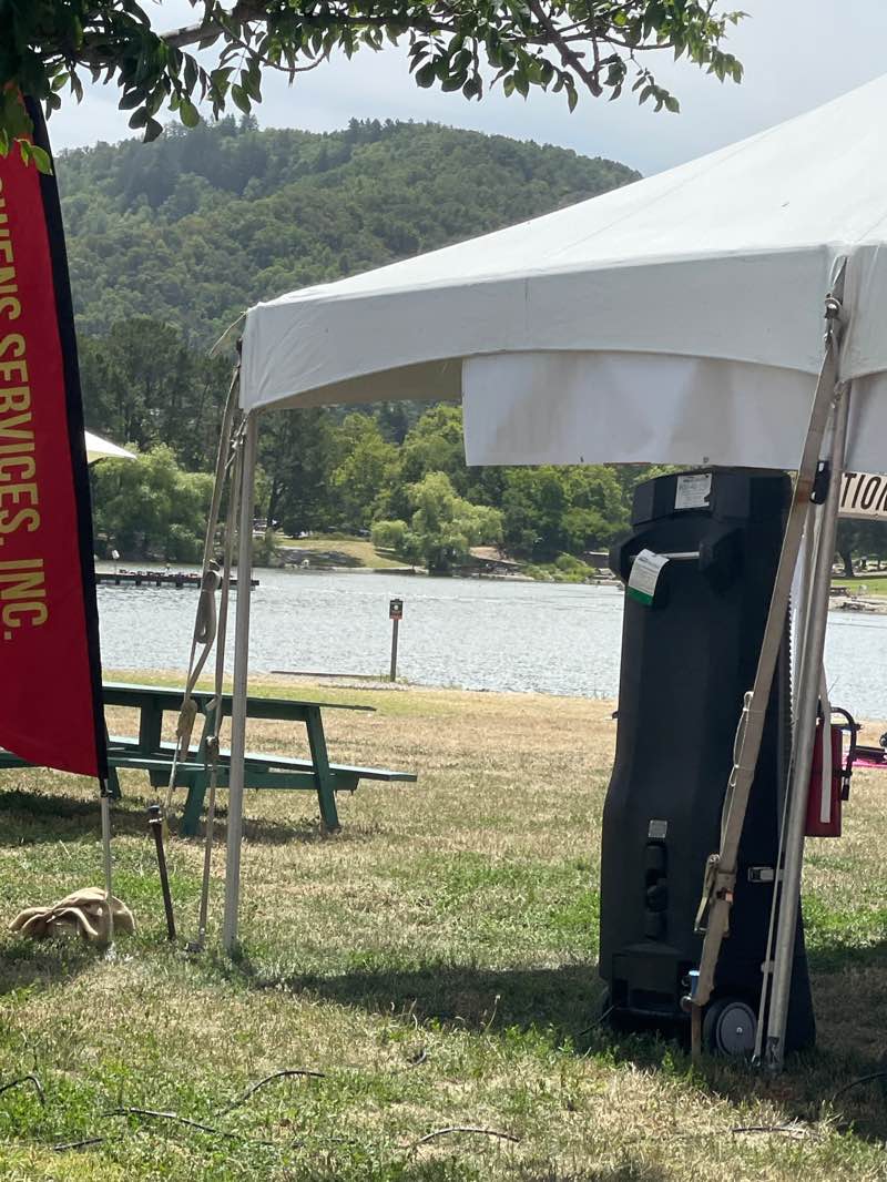 walking near me in Lagoon Park in summer