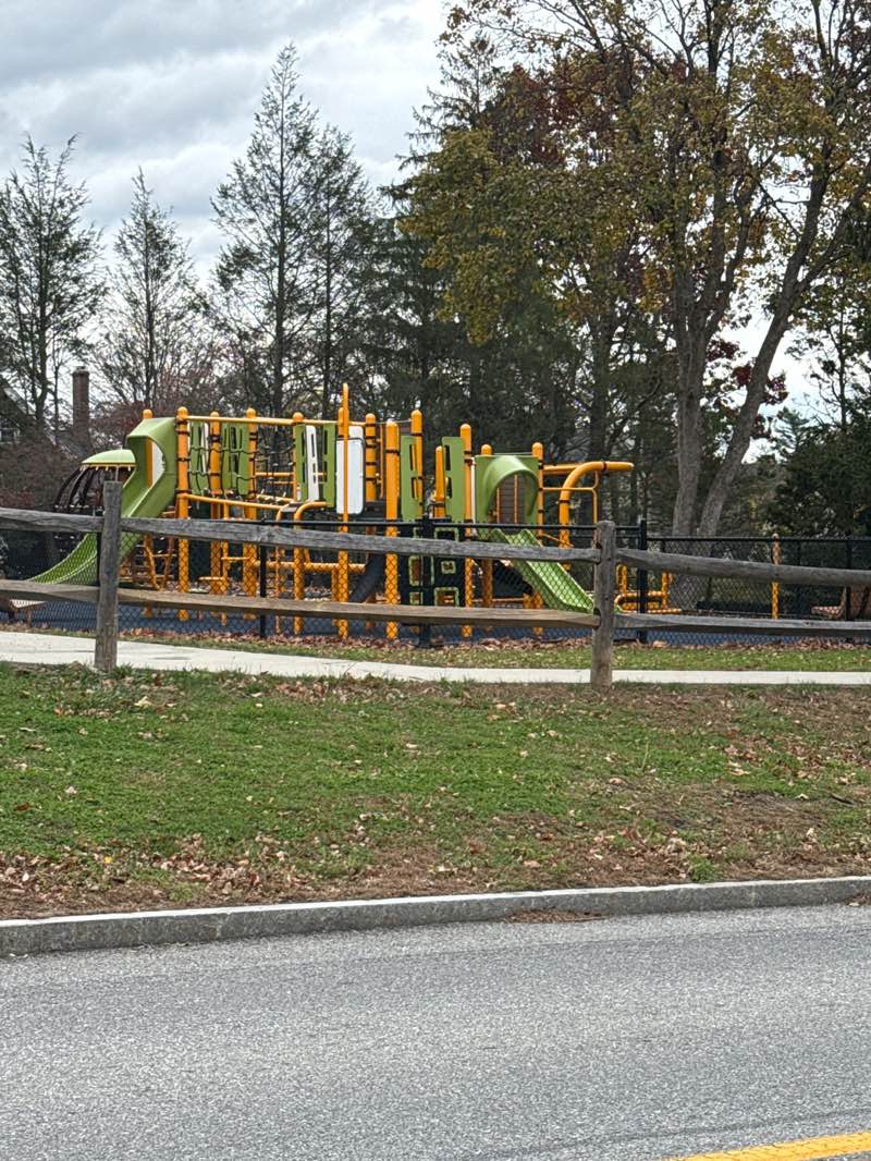 walking near me in Druss Park in autumn