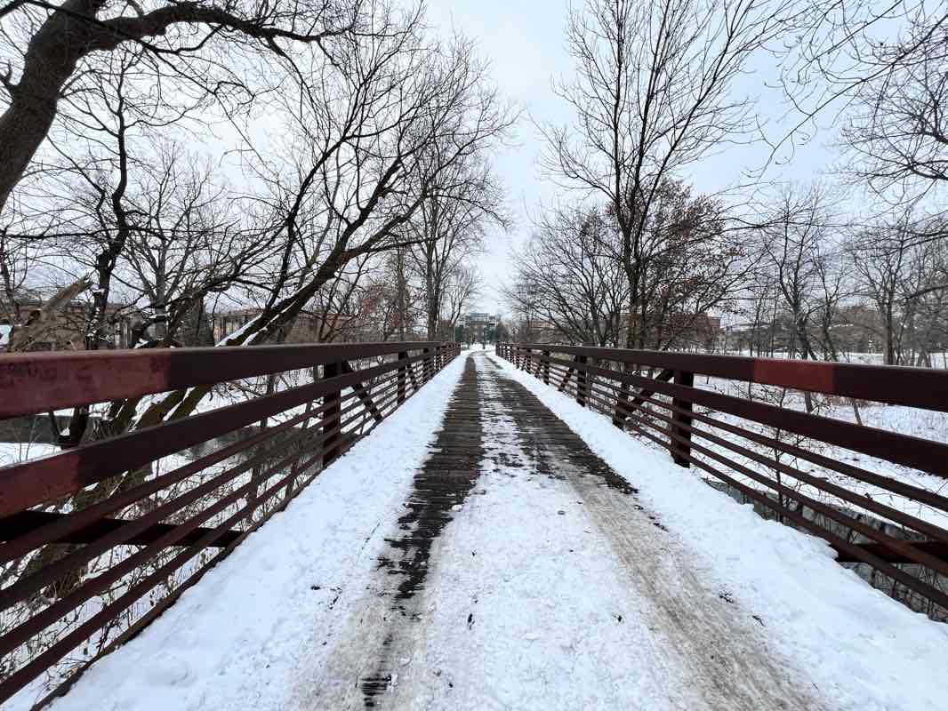 walking near me in Oak Hill Park in winter