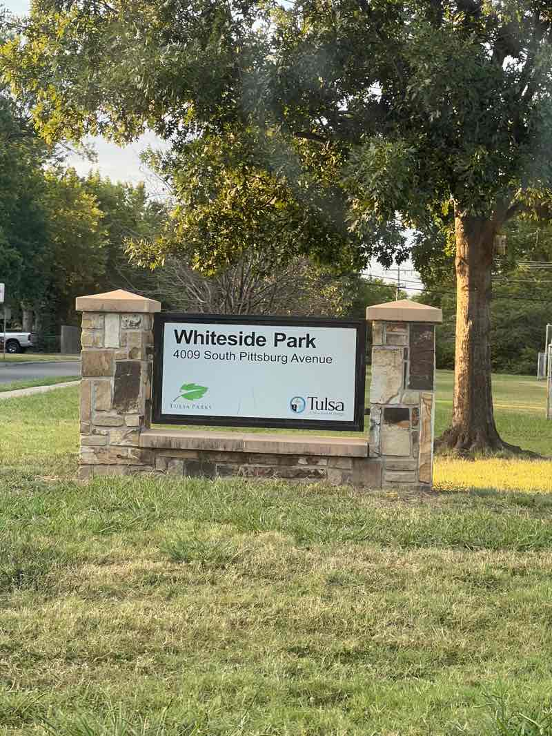 walking near me in Whiteside Park in autumn