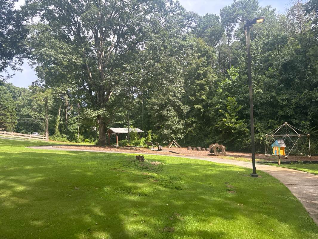 walking near me in Oak Road Park in summer