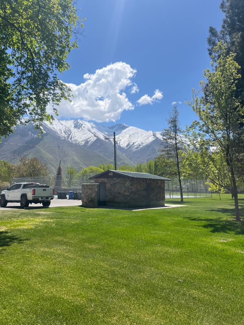 walking near me in Mapleton City Park in spring