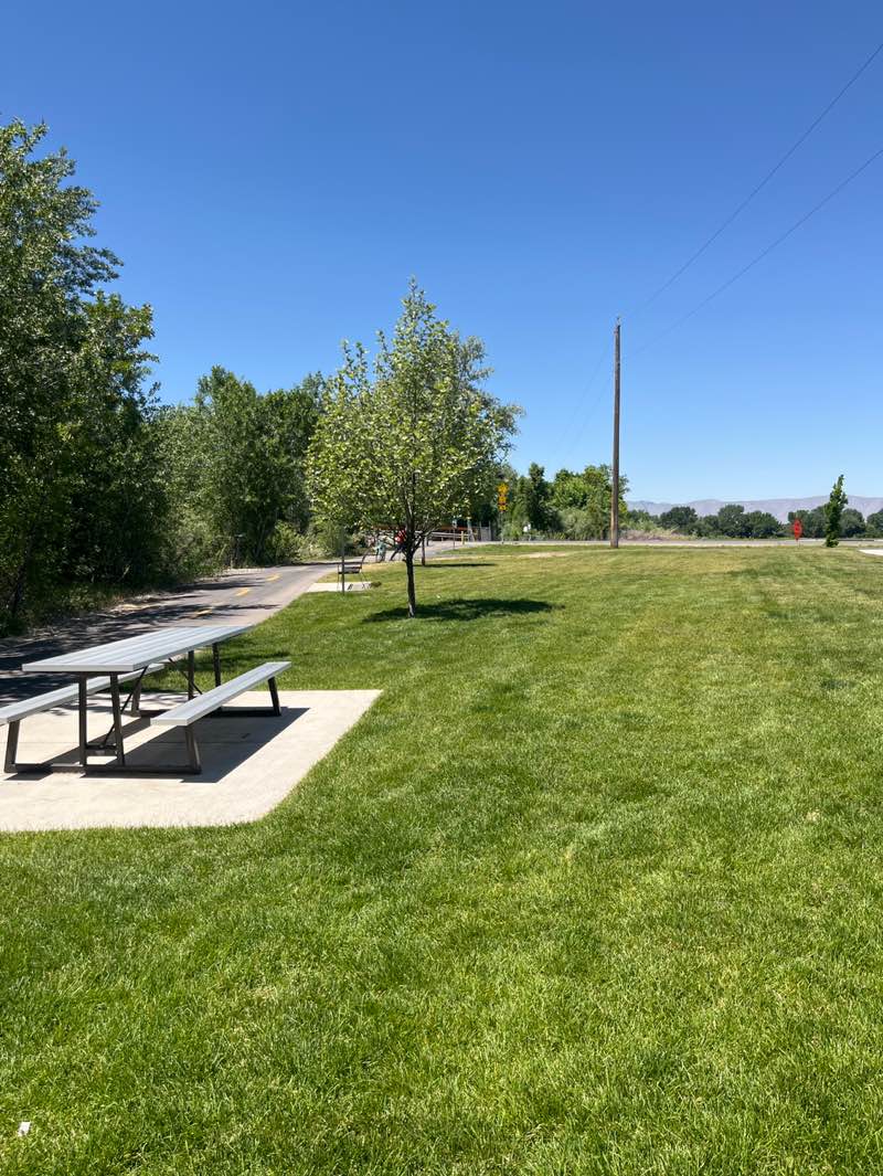 walking near me in Poplar Lane Trailhead in spring