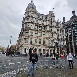 Narendra Manga profile