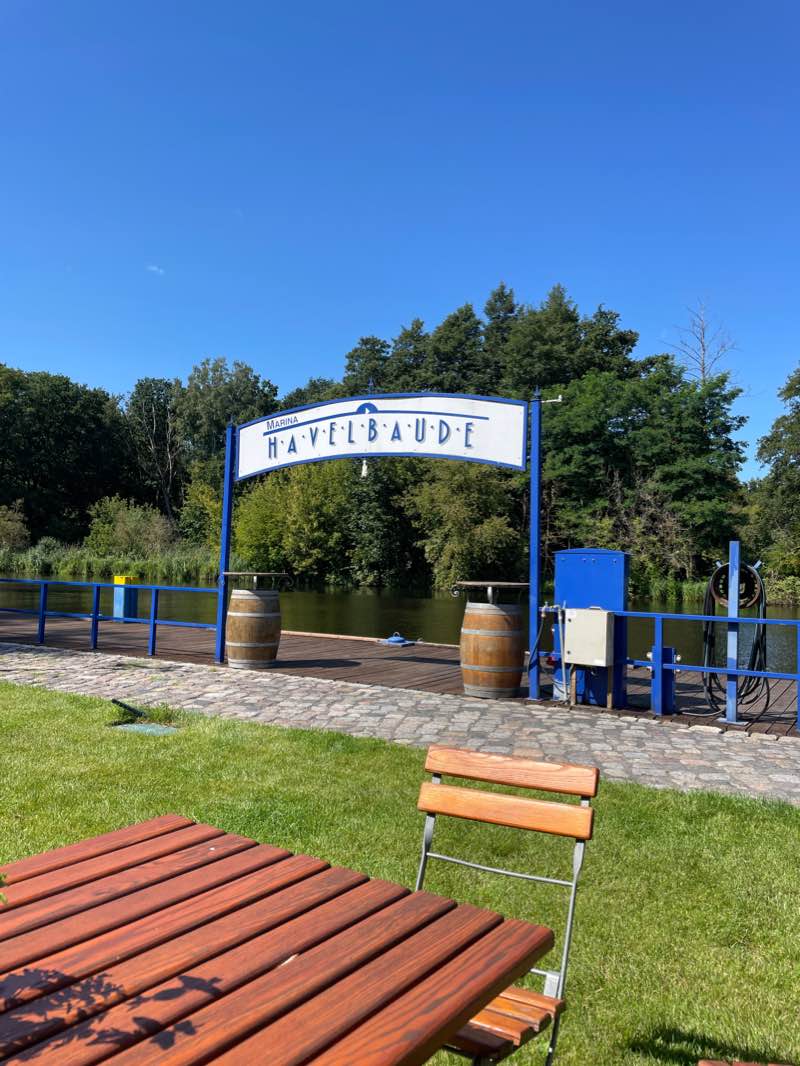 walking near me in Havelauenpark in winter