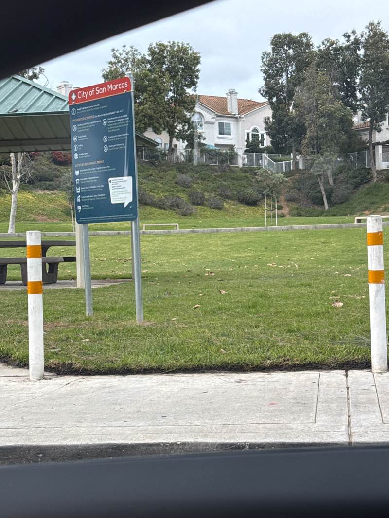 walking near me in Knob Hill Park in winter