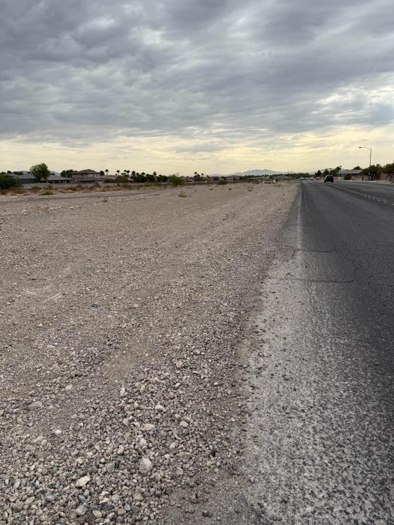 walking near me in Mountain Crest Park in autumn