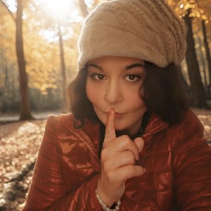 Aurora Justine profile