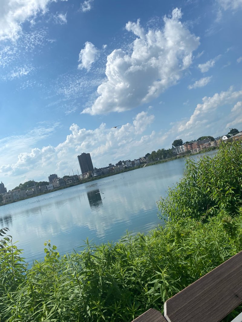 walking near me in Weehawken Reservoir Park in winter