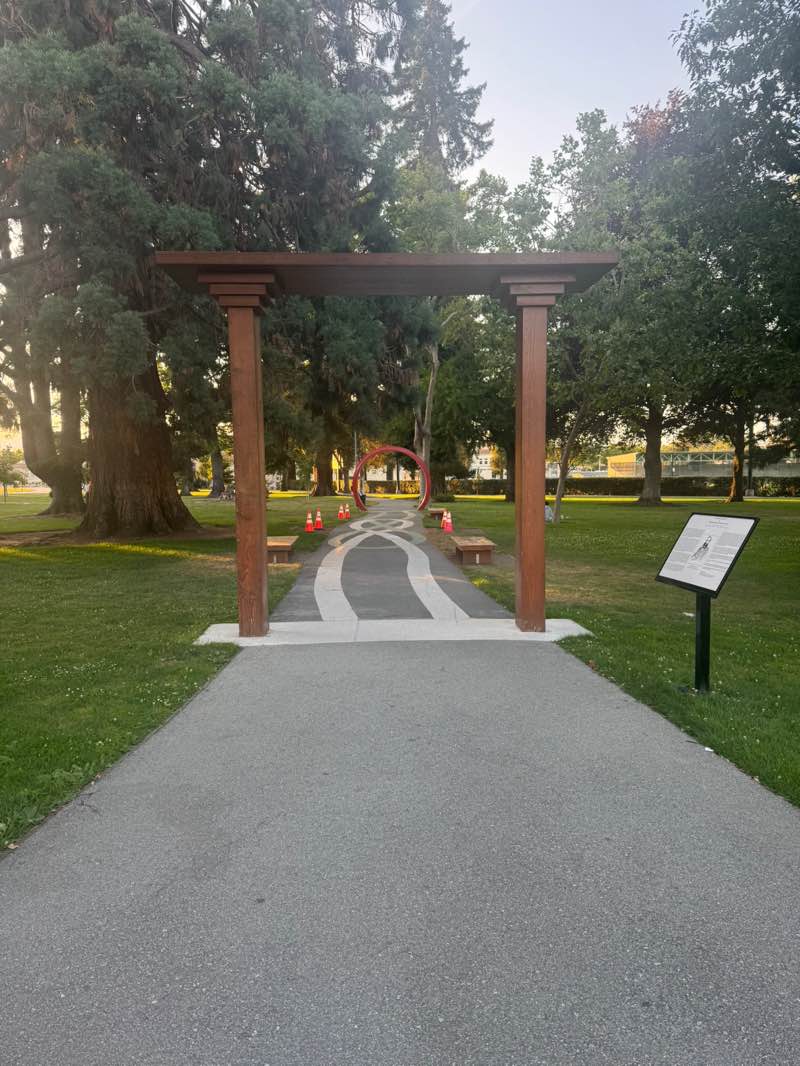 walking near me in Washington Park in summer