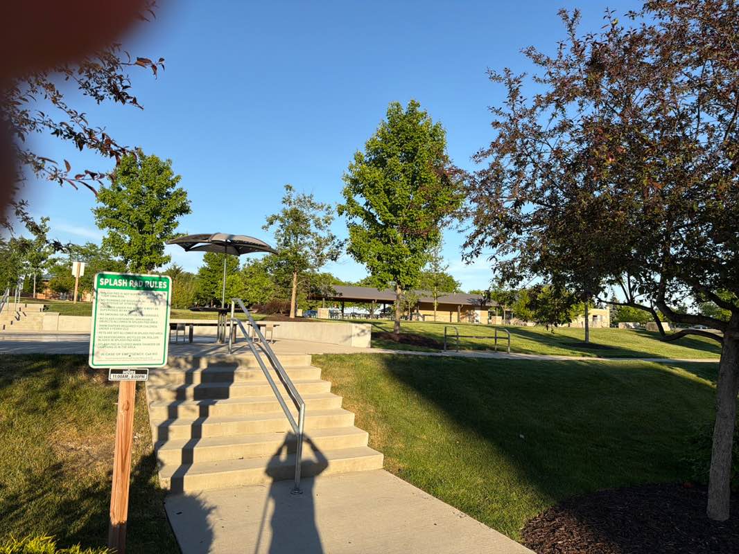 walking near me in Community Green in summer