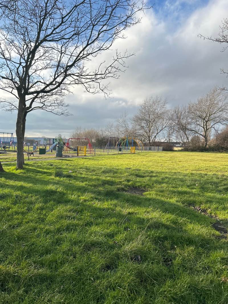 walking near me in Mereside Park in winter