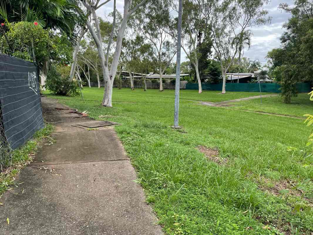 walking near me in Tracy Park in autumn