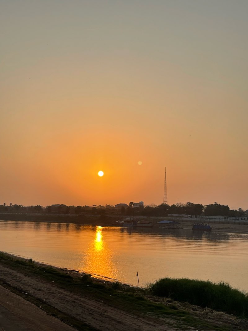 walking near me in The Elysée Park in winter