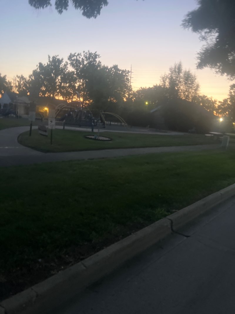 walking near me in Drury Lane Park in summer