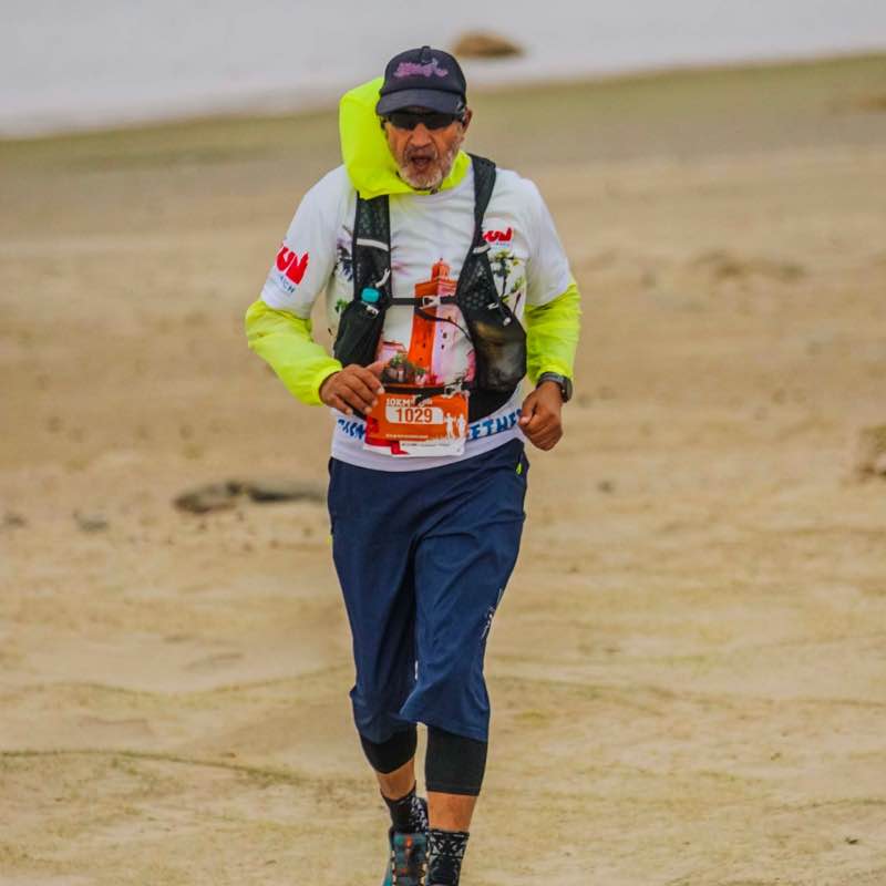 Friendship while walking🤝🌍 abdou.gho post image