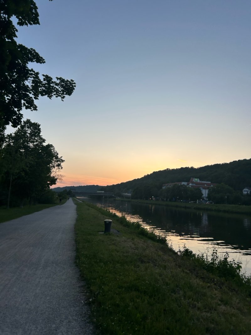 walking near me in Herzogspark in summer