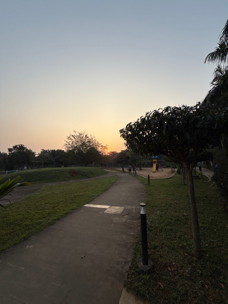 walking near me in Janta Maidan exhibition centre in winter