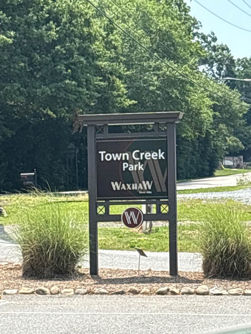 walking near me in Town Creek Park in summer