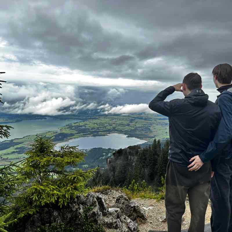 Walker erikroccoelvis post image