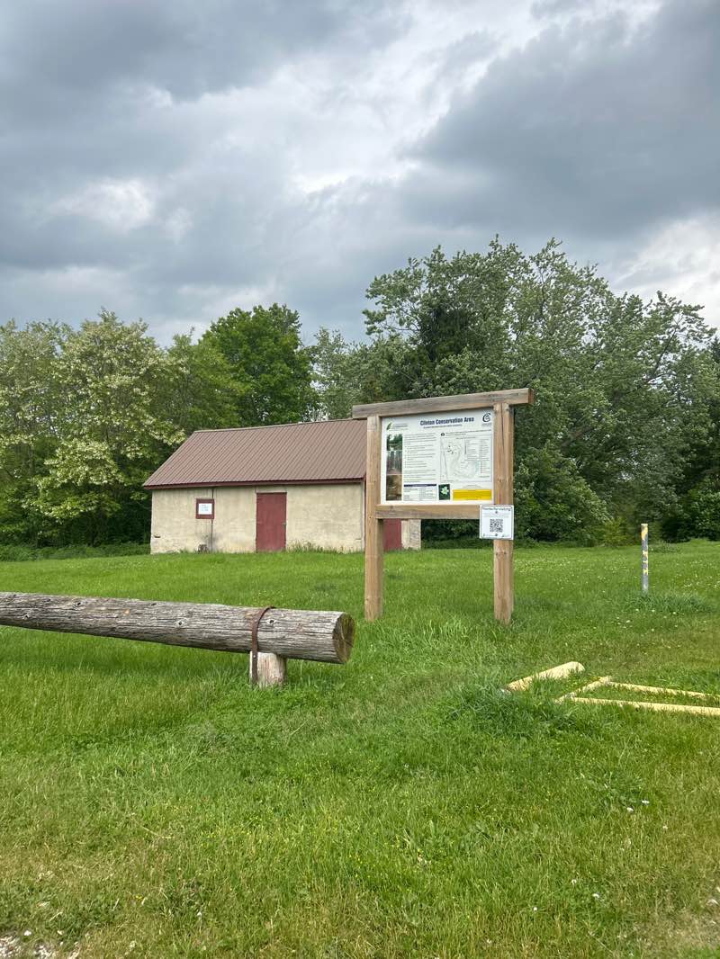 walking near me in Clinton Conservation Area in summer