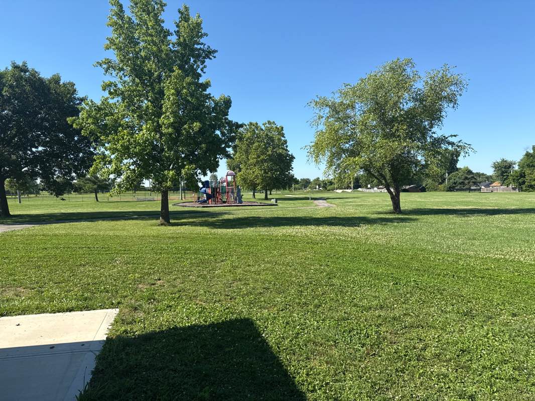 walking near me in Northeast Park in summer