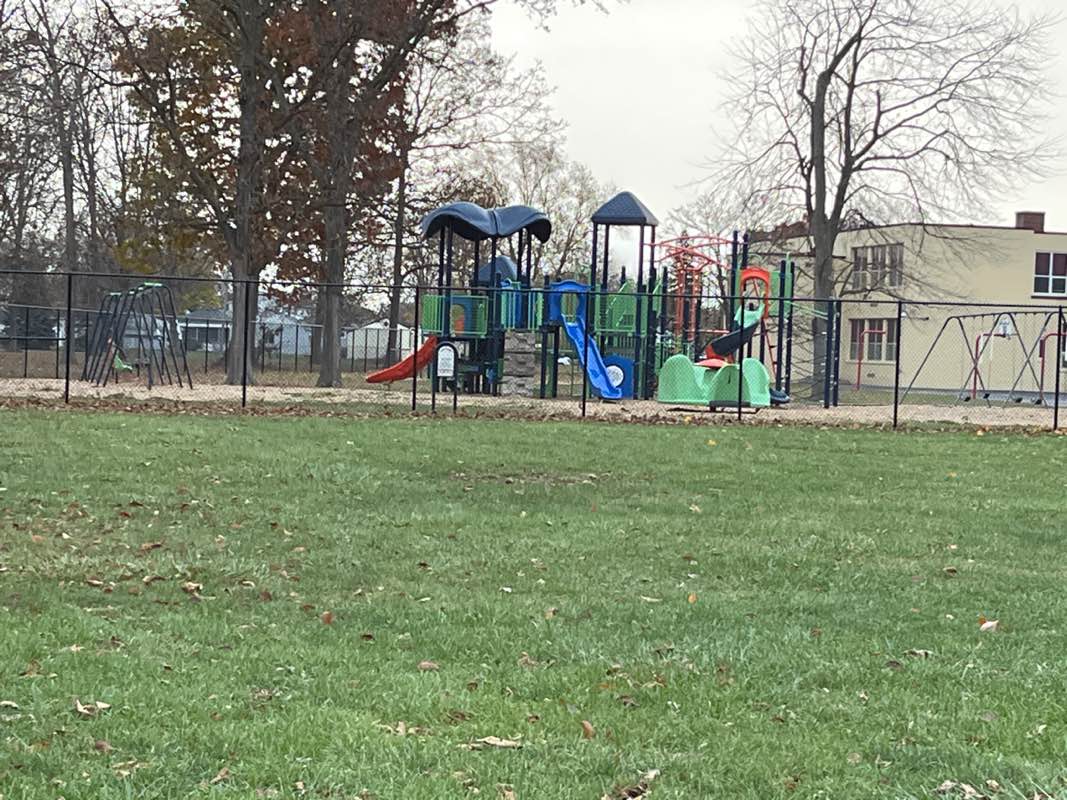 walking near me in Jaycee Bicentennial Community Park in autumn