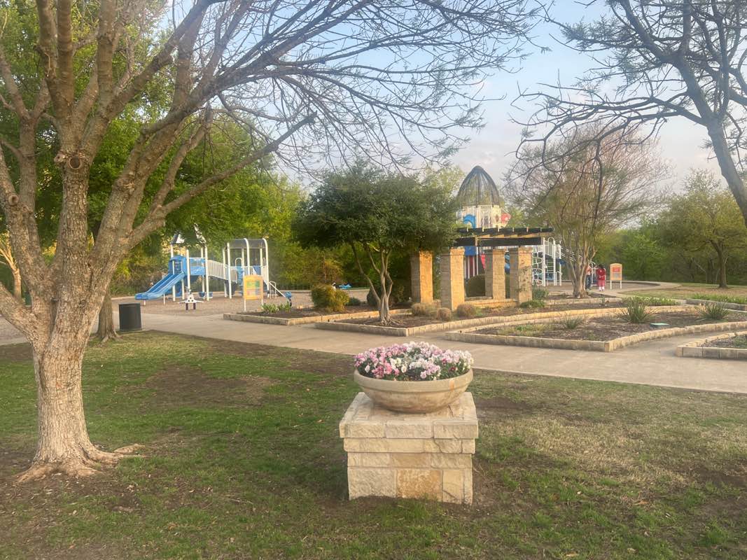 walking near me in Waterford Park in spring