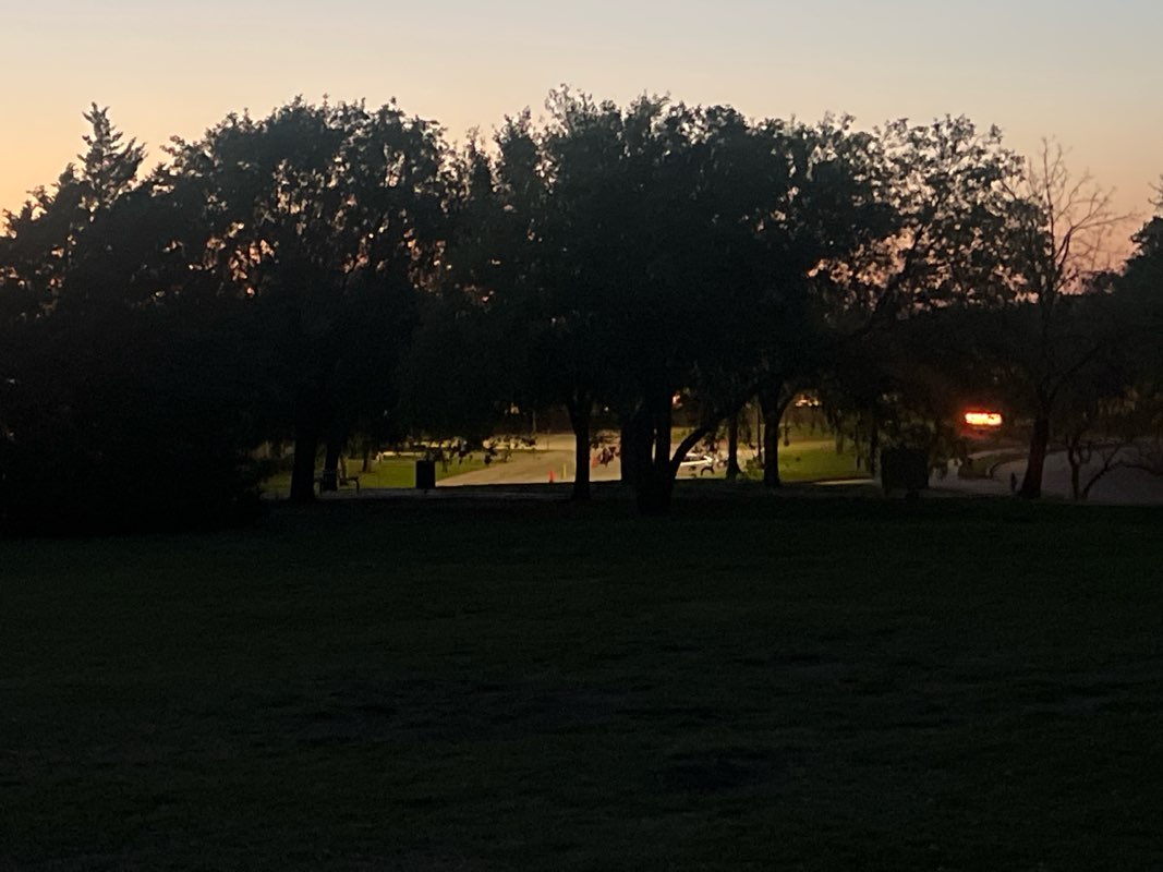 walking near me in Green Park in spring