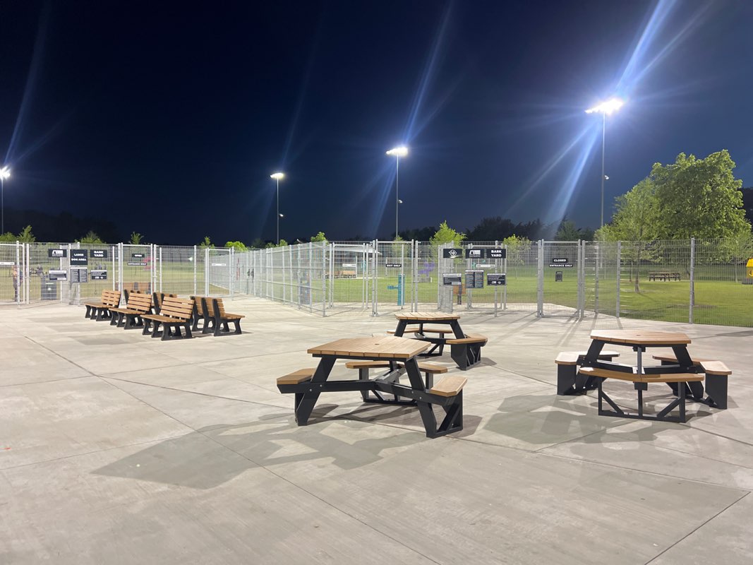 walking near me in Jupiter Park in spring