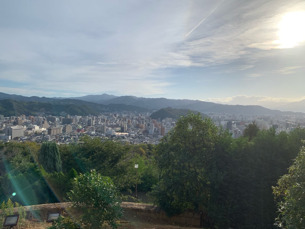 walking near me in 松山総合公園 in autumn