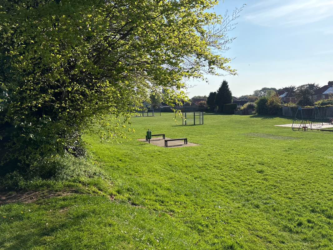 walking near me in Rothbury Road Playground in spring