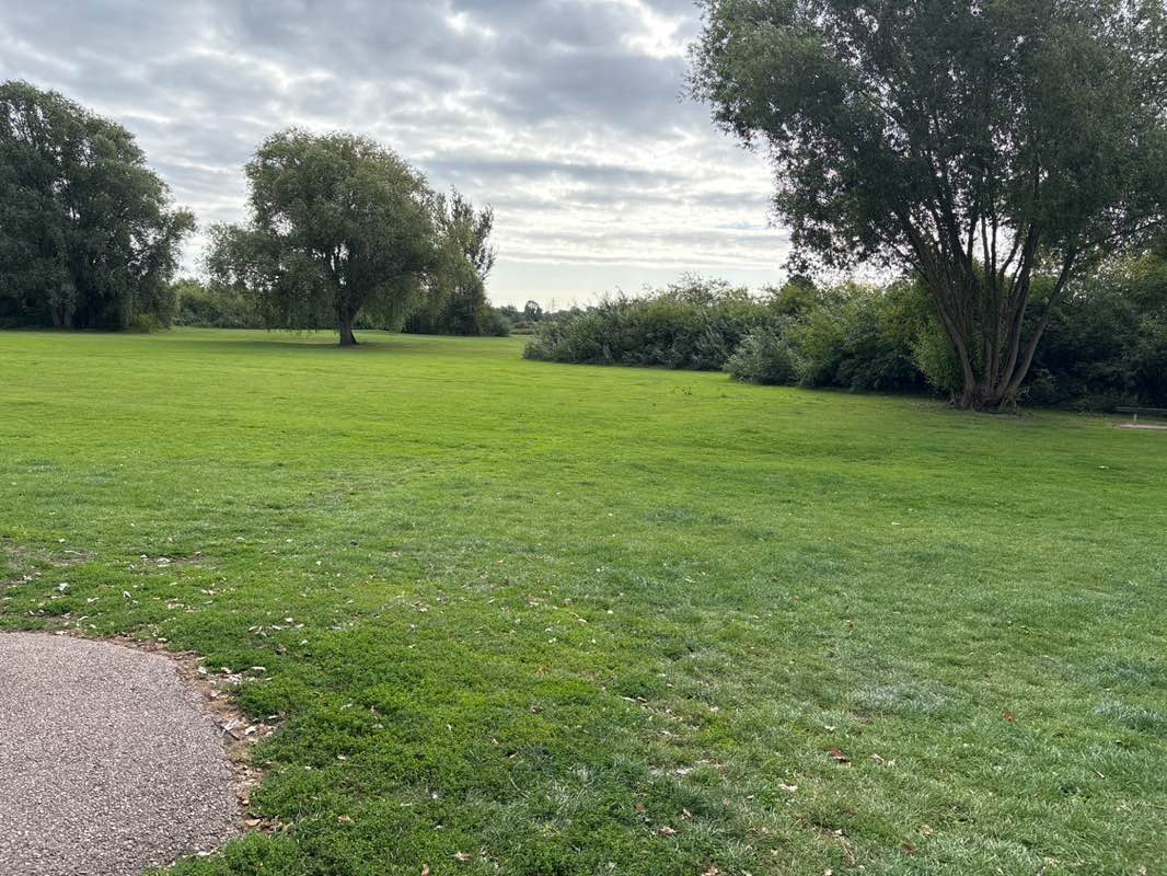 walking near me in Jubilee Park in autumn