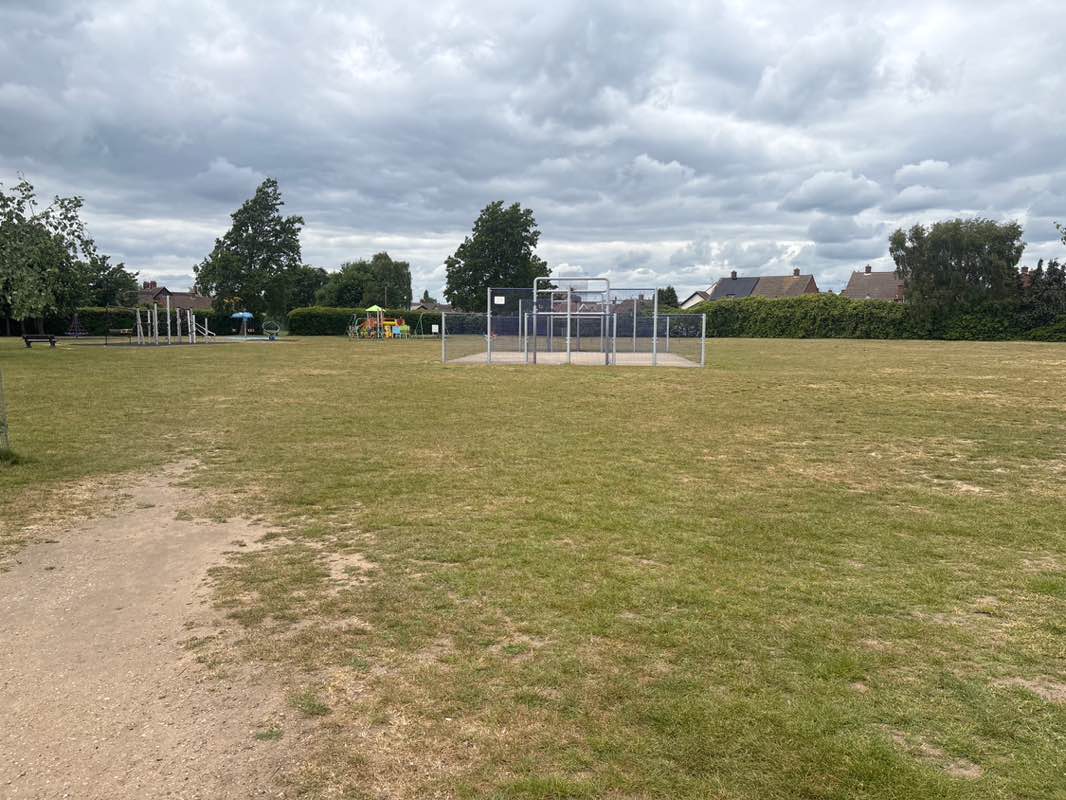walking near me in Newbury Road Recreation Ground in summer