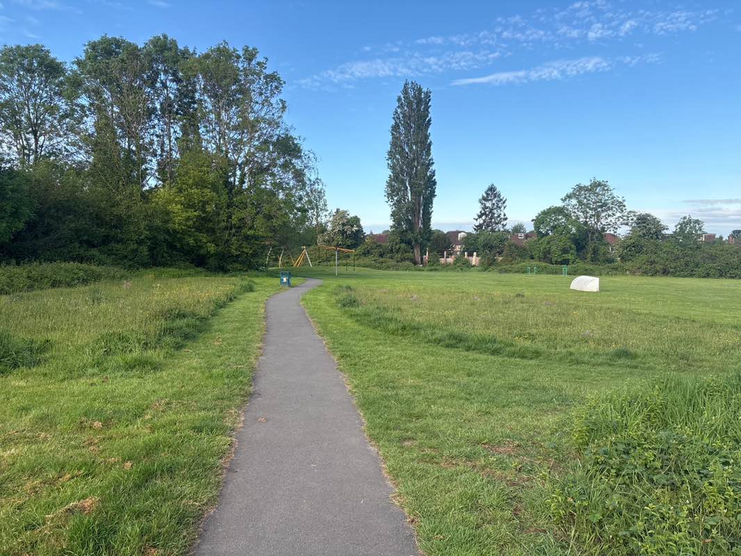 walking near me in Cubbington Waterworks Park in spring