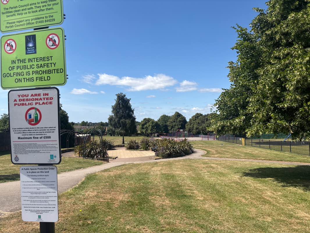 walking near me in Kirkby Park in summer