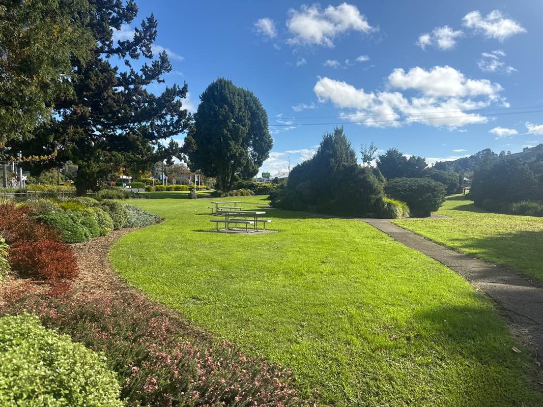 walking near me in Redwood Park in autumn