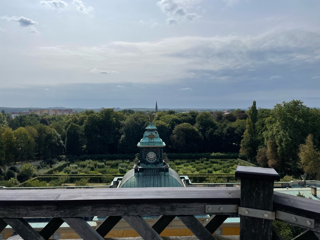 walking near me in Paradiesgarten in winter
