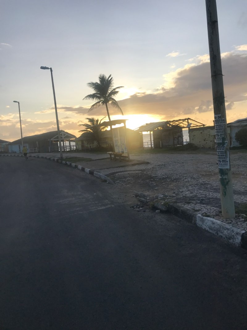 walking near me in Praça de Buraquinho in summer