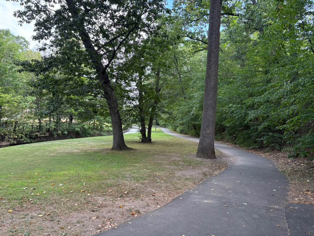 walking near me in Yantacaw Park in autumn