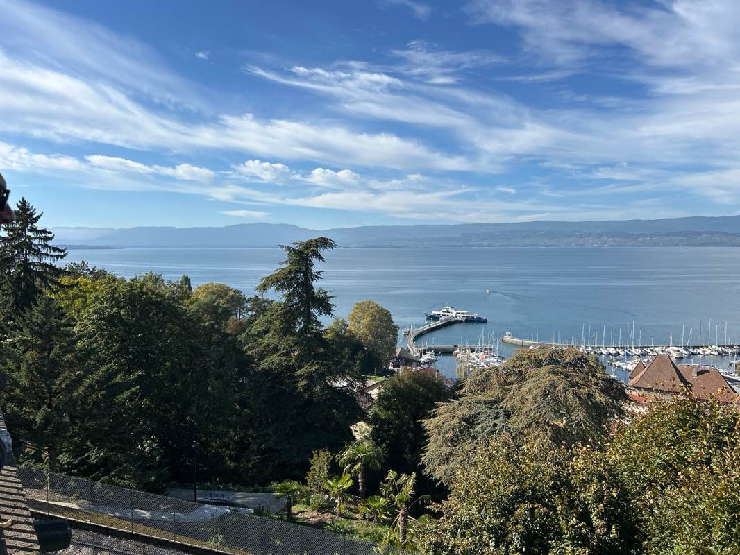 walking near me in Parc sous Sonnaz in autumn