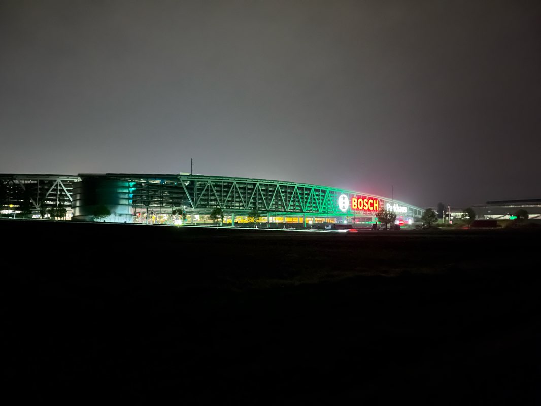 walking near me in Botanischer Garten in winter