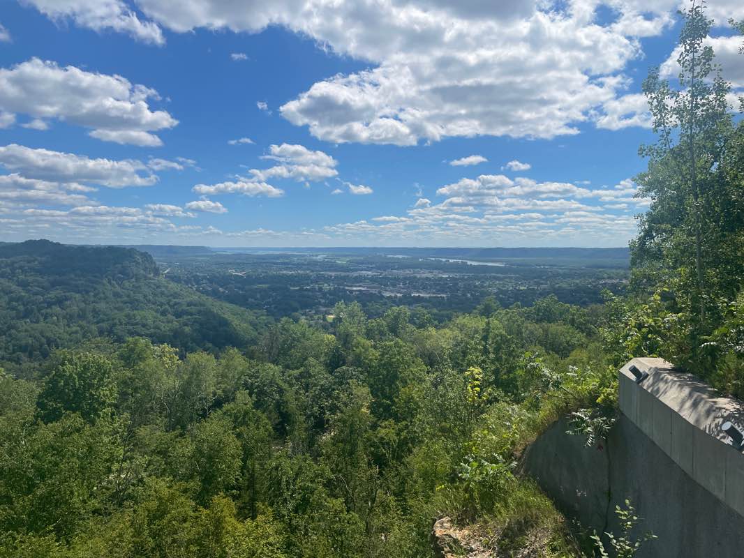 walking near me in Grandad Bluff Park in winter