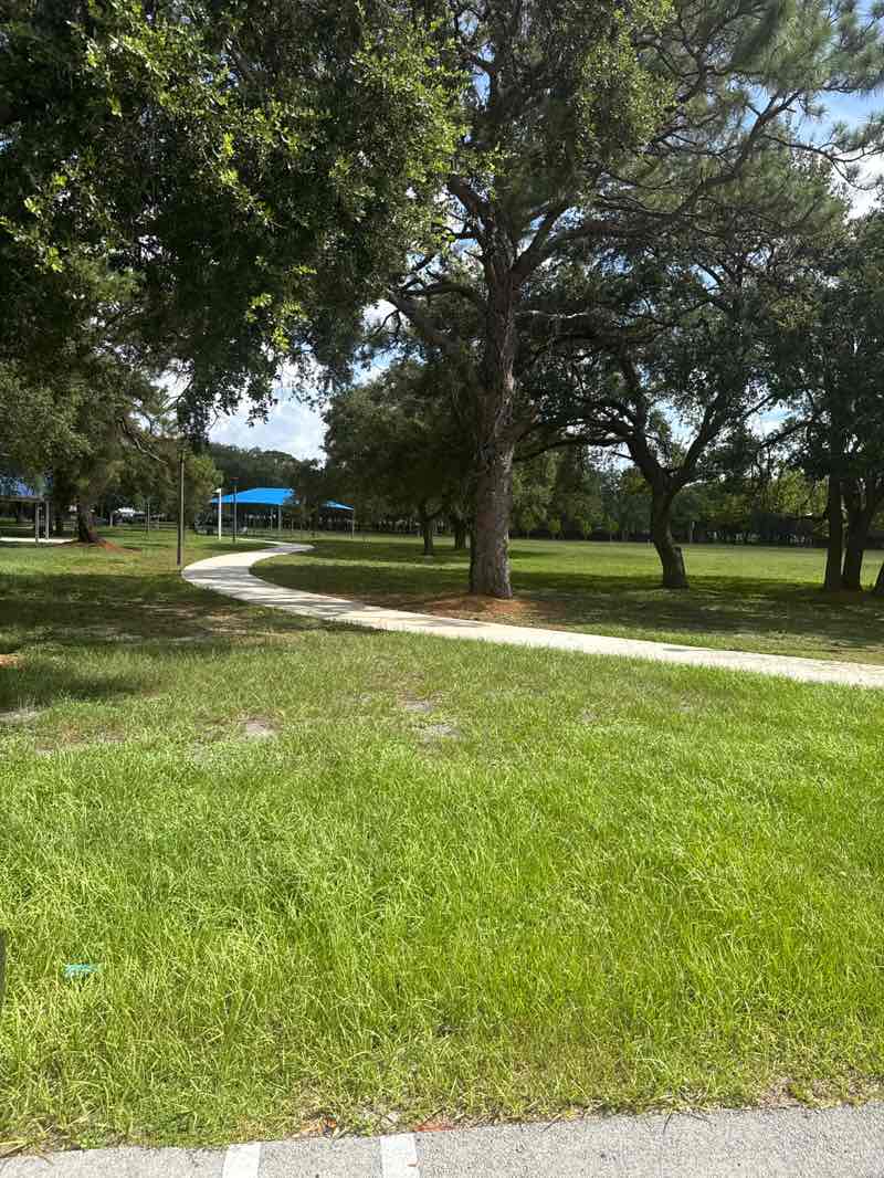 walking near me in Rolling Oaks Park in summer