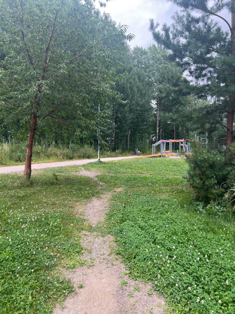 walking near me in Landbacka in autumn